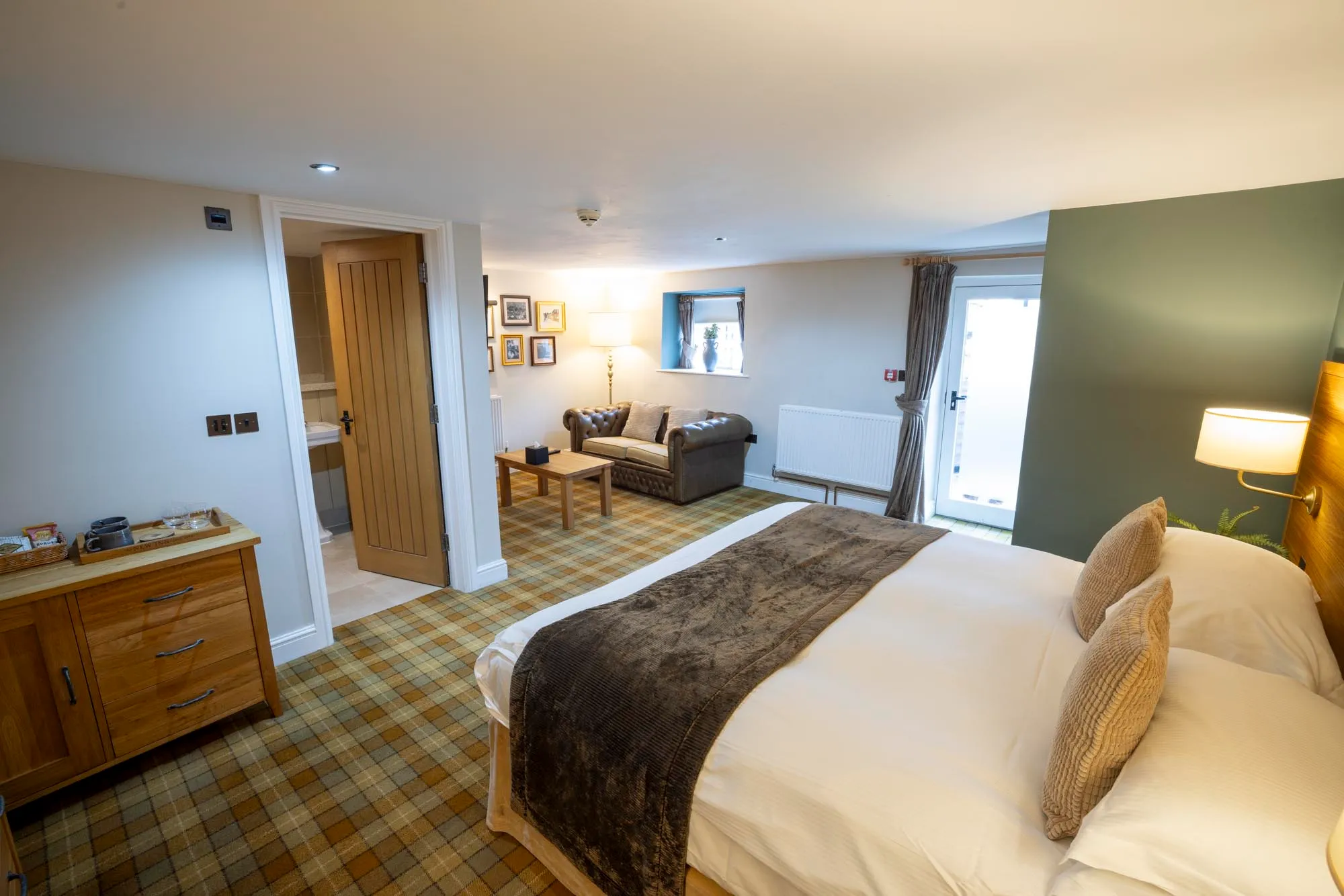 Room Pic 1 