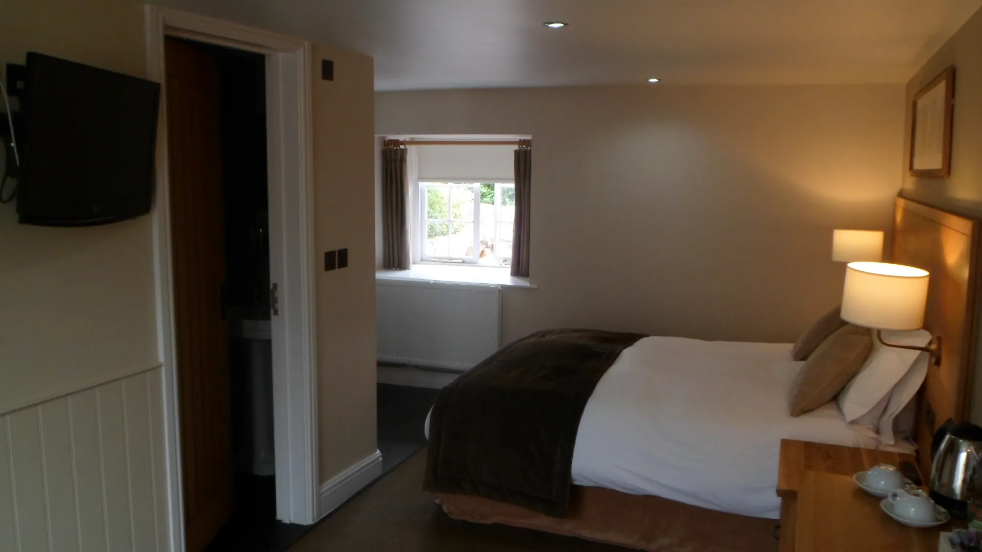 Room Pic 1 