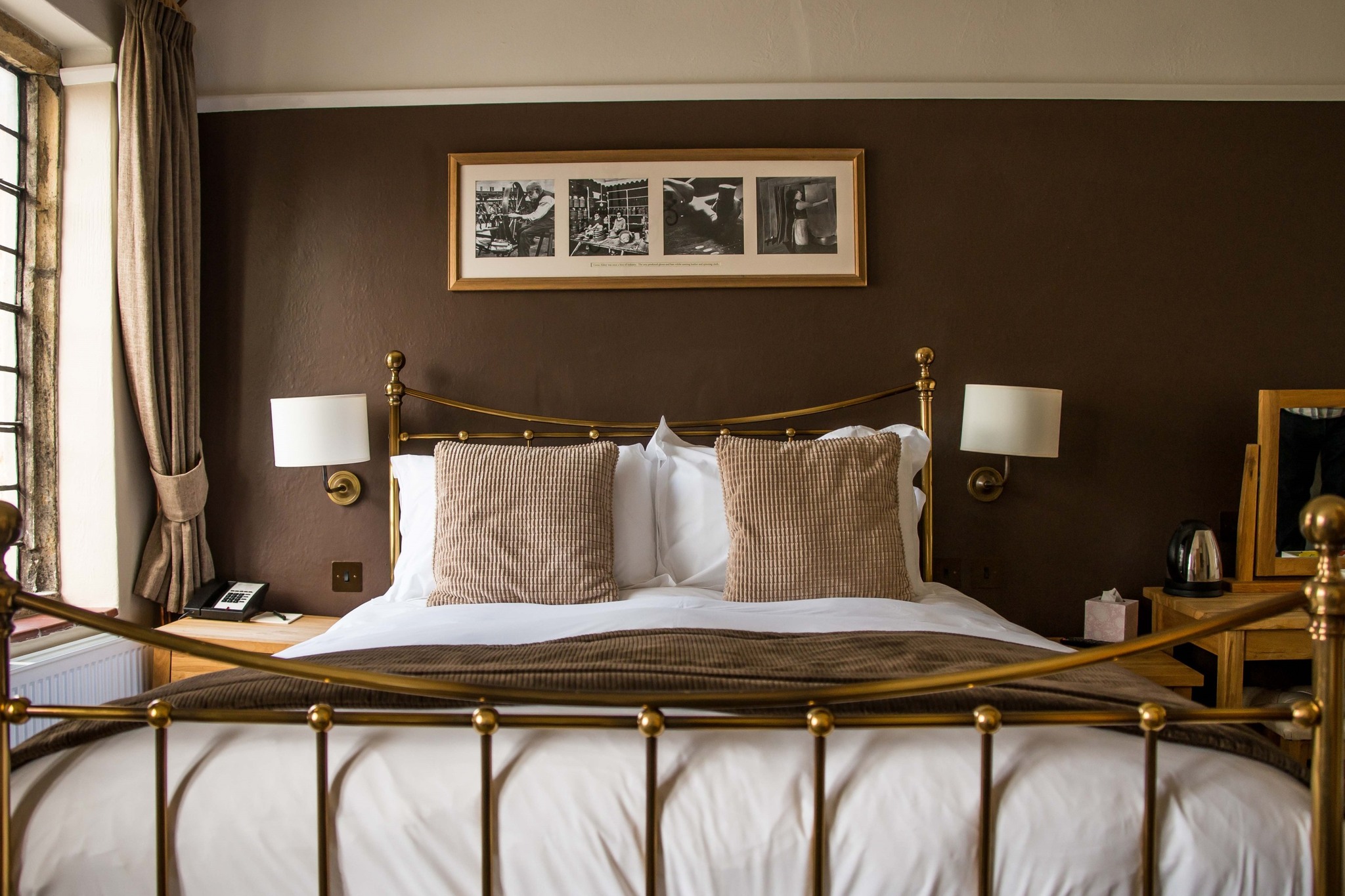 18e1aba0-8cd8-4ba6-bdca-357cd4acfa1e_w1280xh0_rDEF_cropped Cerne Room Header